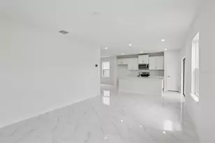 3255 Cup Dr, Lakeland, FL 33803 - Photo 9