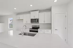 3255 Cup Dr, Lakeland, FL 33803 - Photo 11