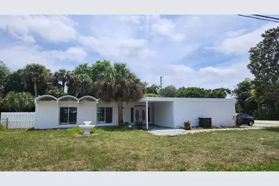 1715 York Court, Fort Pierce, FL 34982 - Photo 1