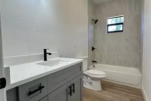 2572 Grandview Dr, North Port, FL 34288 - Photo 7