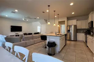 8926 Zurich Ln, Kissimmee, FL 34747 - Photo 9