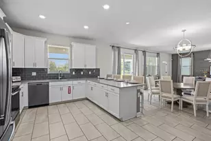 8822 Interlocking Ct, Davenport, FL 33896 - Photo 5