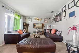 1321 Dunbarton Ct, Kissimmee, FL 34758 - Photo 9