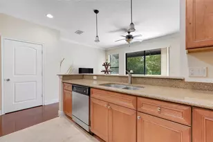 7842 Holiday Isle Dr, Belle Isle, FL 32812 - Photo 11