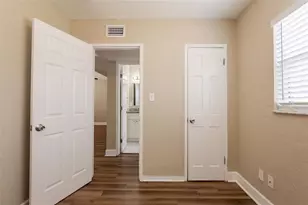 1020 58th Ave N, Saint Petersburg, FL 33703 - Photo 17