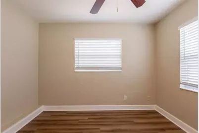 1020 58th Avenue N, Saint Petersburg, FL 33703 - Photo 7