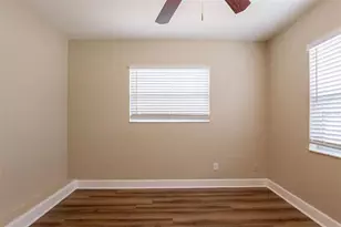 1020 58th Ave N, Saint Petersburg, FL 33703 - Photo 7