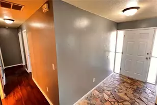 1073 Leeward Dr, Deltona, FL 32738 - Photo 9