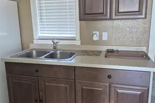 2103 Mantilla Ave, Orlando, FL 32811 - Photo 11