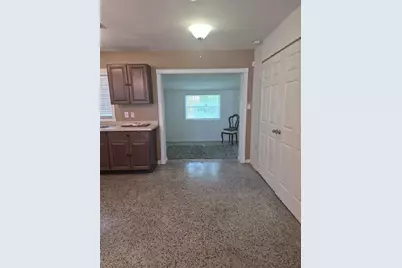 2103 Mantilla Avenue, Orlando, FL 32811 - Photo 5