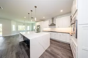 300 Mitnik Dr, Deltona, FL 32738 - Photo 9