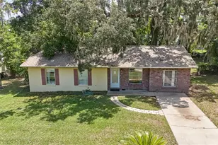 881 Cedar Cir, Tavares, FL 32778 - Photo 3