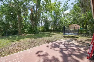 881 Cedar Cir, Tavares, FL 32778 - Photo 37