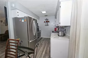 881 Cedar Cir, Tavares, FL 32778 - Photo 13