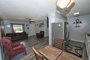 881 Cedar Cir, Tavares, FL 32778 - Photo 7