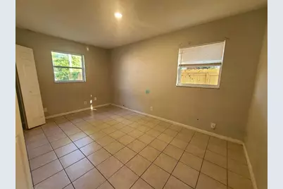 3217 Deerfield Drive, Tampa, FL 33619 - Photo 7