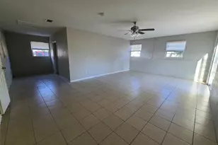 3217 Deerfield Dr, Tampa, FL 33619 - Photo 5