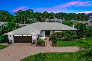 225 Temple Cir, Eustis, FL 32726 - Photo 1