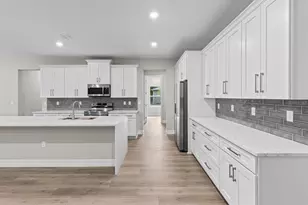 136 N James Pl, Groveland, FL 34736 - Photo 13