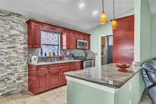 574 Rouzer St, Apopka, FL 32712 - Photo 5