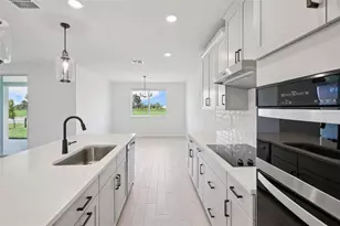 1806 Draughton Dr, Zephyrhills, FL 33541 - Photo 3