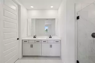 1806 Draughton Dr, Zephyrhills, FL 33541 - Photo 9