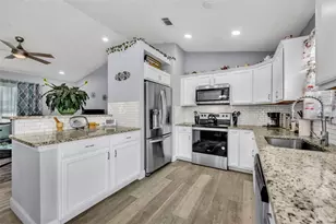 3043 Mapleshade St, Deltona, FL 32738 - Photo 11