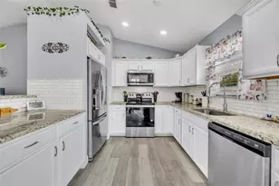 3043 Mapleshade St, Deltona, FL 32738 - Photo 13