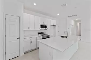 1194 Atlantic Ave, Fruitland Park, FL 34731 - Photo 3