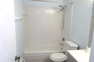 2864 N Powers Dr, Orlando, FL 32818 - Photo 9