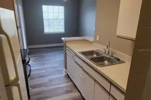 2558 Robert Trent Jones Dr, Orlando, FL 32835 - Photo 7