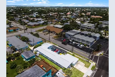 402 S Orlando Avenue, Cocoa Beach, FL 32931 - Photo 3