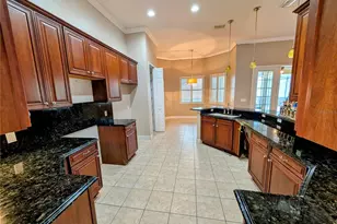 3504 Shorewood Dr, Kissimmee, FL 34746 - Photo 9