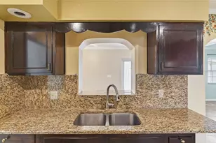 540 W Columbia St, Lake Alfred, FL 33850 - Photo 9