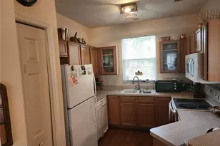 2247 Golden Oak Ln, Valrico, FL 33594 - Photo 7