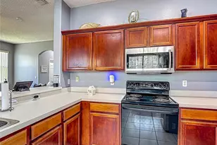 2530 The Oaks Blvd, Kissimmee, FL 34746 - Photo 11