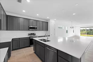 9596 Vibrant Ln, Venice, FL 34292 - Photo 3