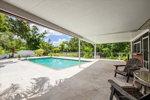 1302 Georgetowne Cir, Sarasota, FL 34232 - Photo 23