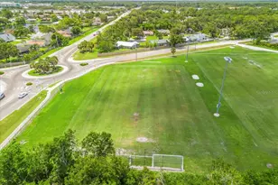 1302 Georgetowne Cir, Sarasota, FL 34232 - Photo 29