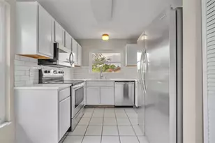 557 Hunter Cir, Kissimmee, FL 34758 - Photo 13