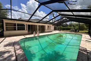 5627 Oakland Dr, Tampa, FL 33617 - Photo 65