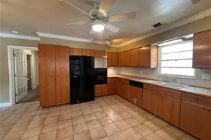 5627 Oakland Dr, Tampa, FL 33617 - Photo 21