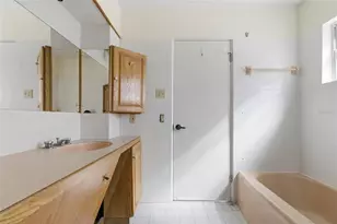 5627 Oakland Dr, Tampa, FL 33617 - Photo 23