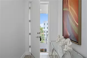 1709 N Tamiami Trl, Sarasota, FL 34234 - Photo 11