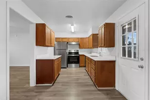 203 E Lakeview Ave, Eustis, FL 32726 - Photo 11