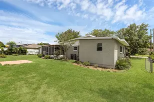 203 E Lakeview Ave, Eustis, FL 32726 - Photo 23