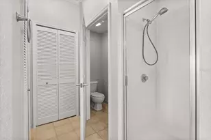8101 Resort Village Dr, Orlando, FL 32821 - Photo 25