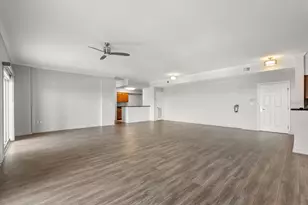 8101 Resort Village Dr, Orlando, FL 32821 - Photo 25