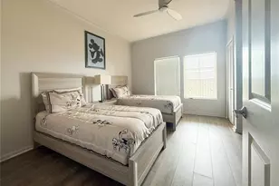 8101 Resort Village Dr, Orlando, FL 32821 - Photo 15