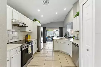 255 Cordova Avenue, Davenport, FL 33897 - Photo 9